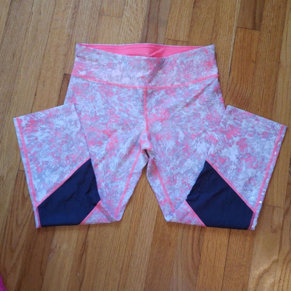 Calvin Klein Performance Wick Capris